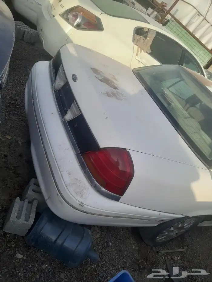 يوجد لدينا قطع غيار سيارات فورد فكتوريا ماركيز مسقطة 2000 2 3