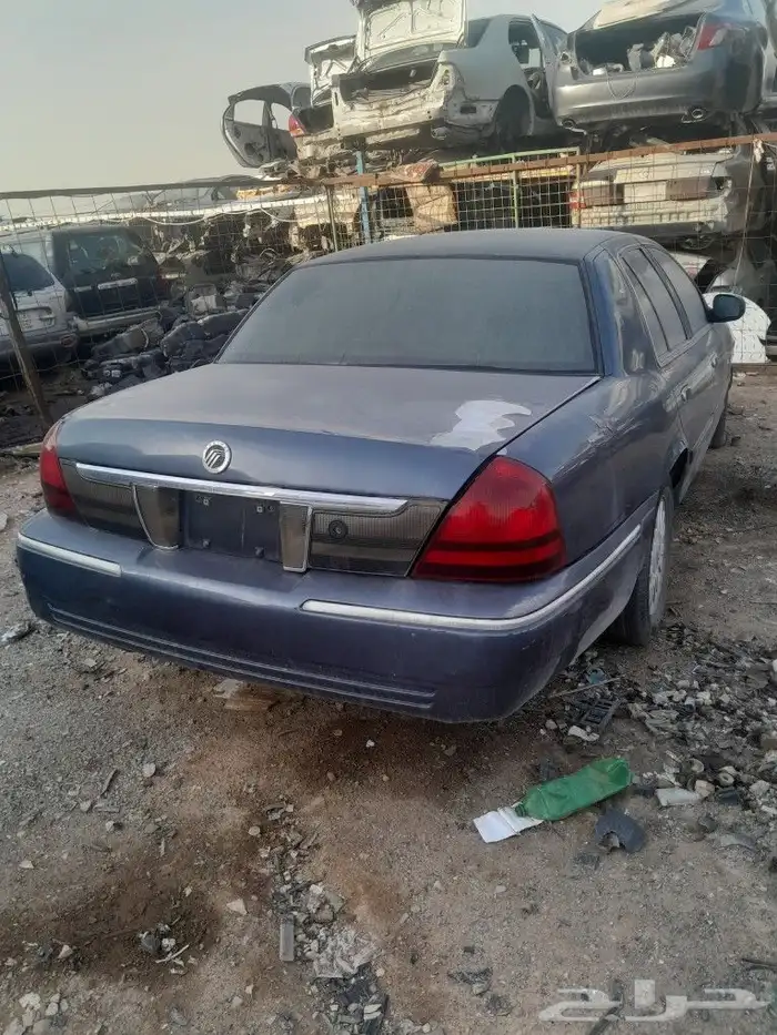 يوجد لدينا قطع غيار سيارات فورد فكتوريا ماركيز مسقطة 2000 2 5