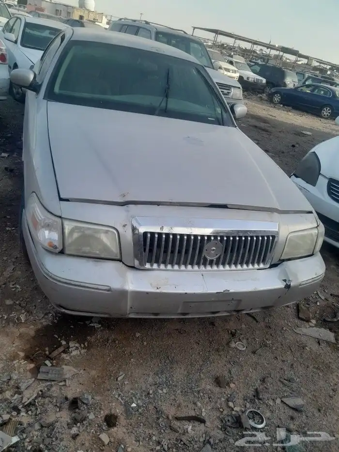 يوجد لدينا قطع غيار سيارات فورد فكتوريا ماركيز مسقطة 2000 2 2