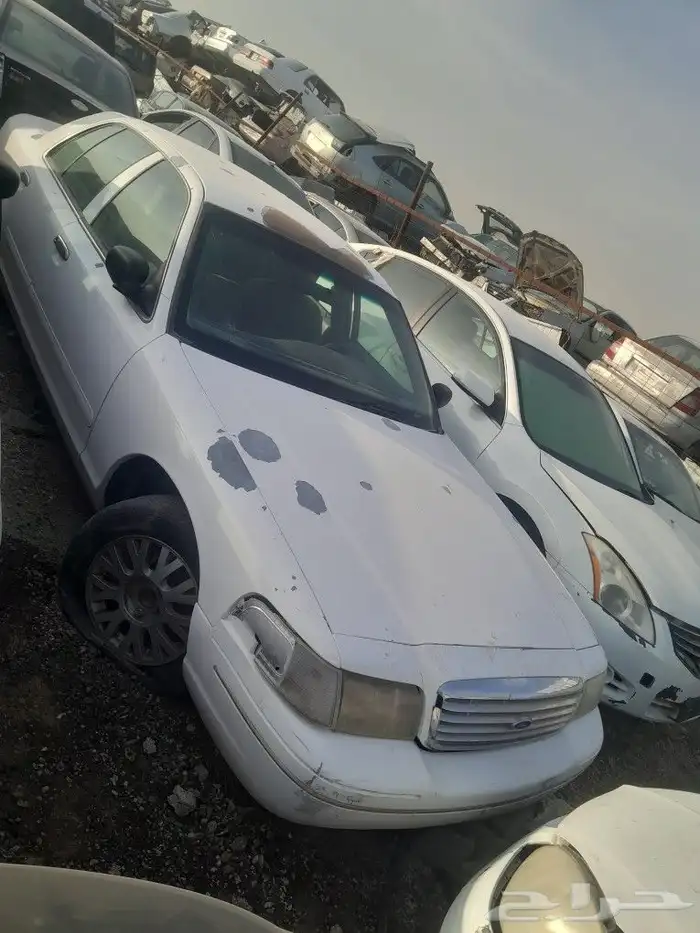 يوجد لدينا قطع غيار سيارات فورد فكتوريا ماركيز مسقطة 2000 2 7