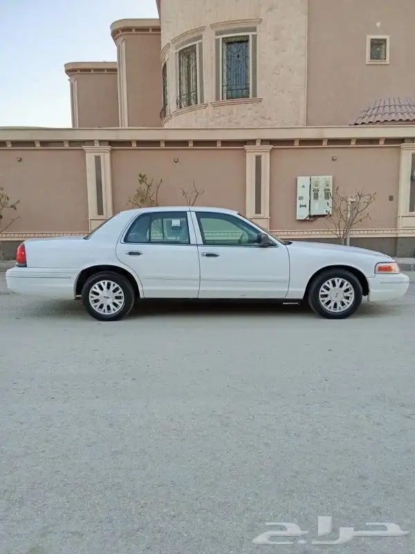 فورد بوليسي 2003 تم البيع تم البيع 18