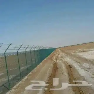 نقوم بتوريد وتركيب جميع الشبوك المجلفنه والعاديه والبوابات 6