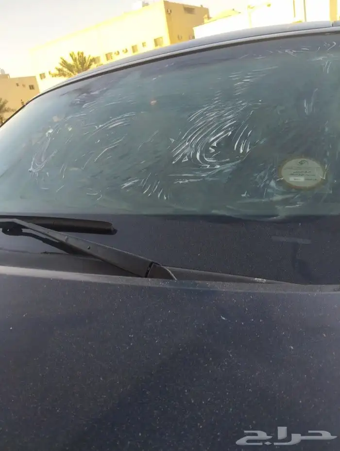 تلميع الجزاز الامامي لسيارات اذا فيه بويا أو مخوش خفيفه 2