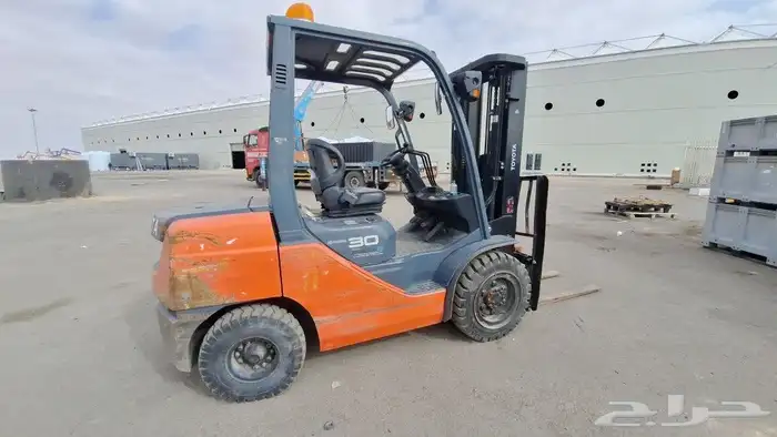 تأجير معدات الرفع سقائل كهرباءوديزل والرافعات الشوكيه - Rent 6