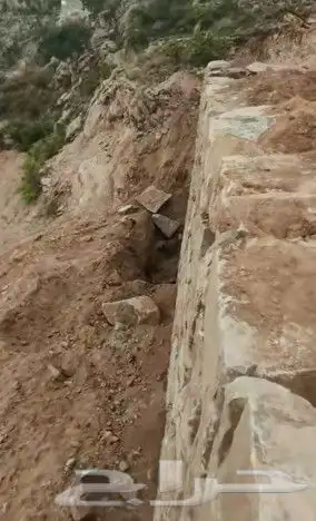 بكلين لبناء الثمايل الحجر وقص الاراضي وتسوية المزارع 1