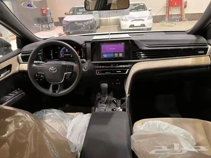 تويوتا كامري E بنزين موديل 2025 5