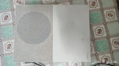 جهاز اكس بوكس سيريس اس ذاكرة 1تيرا نظيف جدا اخو الجديد 4