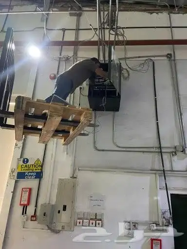 اخصائي شبكات انترنت وكاميرات و سنترالات سويتشات أجهزة بصمة 0