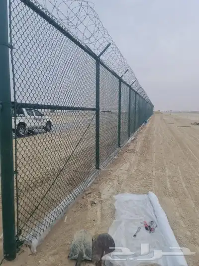 نحن نقوم بتوريد وتركيب جميع انواع الشبوك السياج الحديدي 1