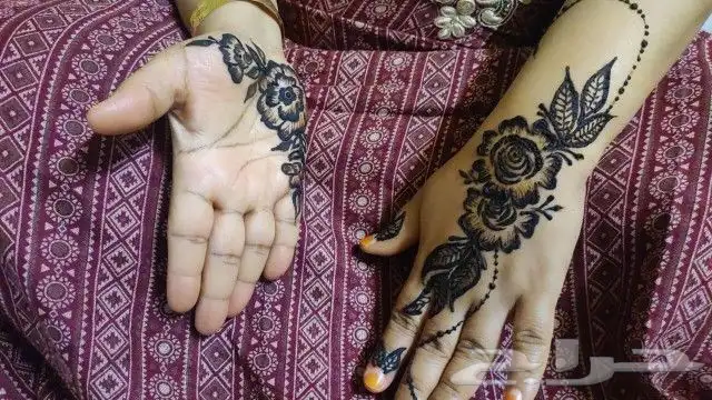 نقاشة حناء من مكة للتواصل ( رقم الجوال يظهر عند الضغط على زر 5