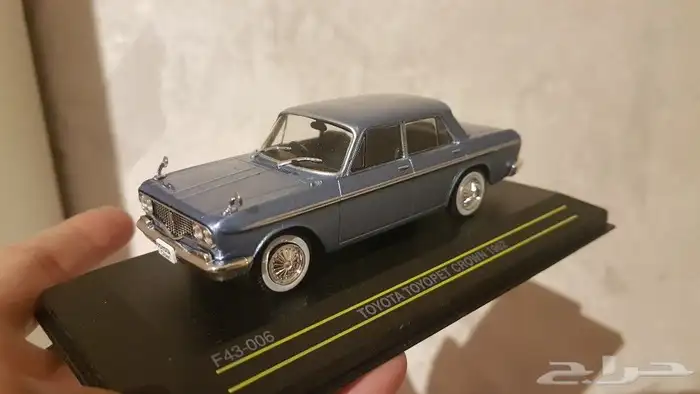 مجسم لعبه كورفت 1979 و تويوتا كراون 1962 13