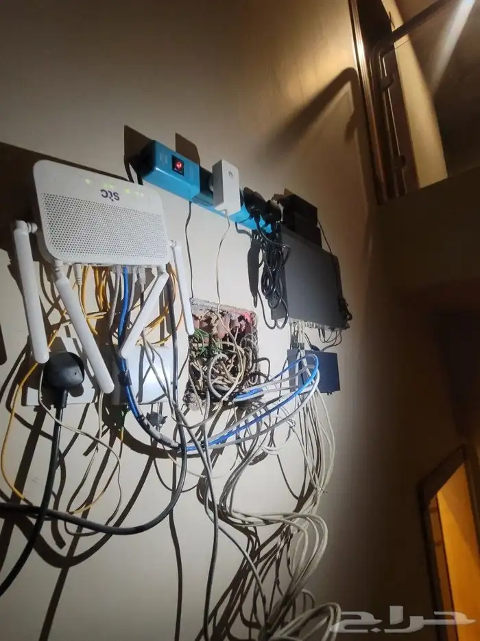 فني انترنت شبكات الرياض فني كيمرات وانتينا 1