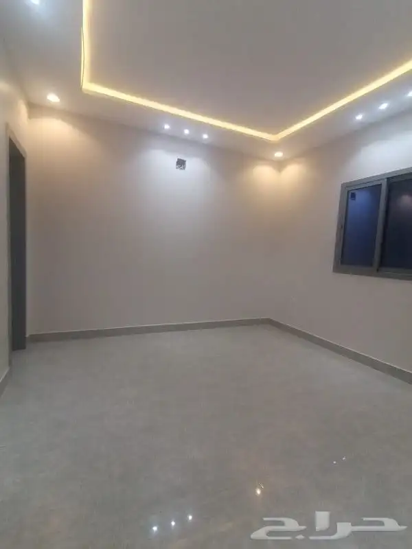 فيلا للبيع درج داخلي بصك 4