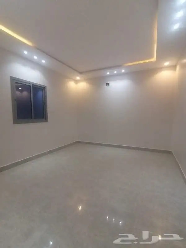 فيلا للبيع درج داخلي بصك 5