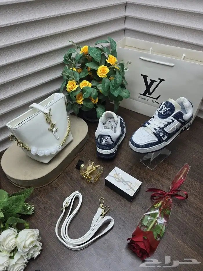 طقم نسائي تصميم افسان لوران مع هدايا شامل التوصيل والشحن 3