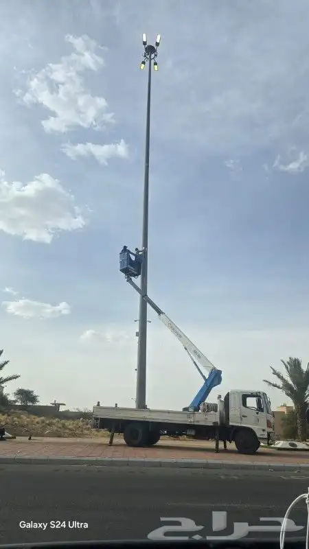 فني تركيب كاميرات المراقبة والسماعات الجداريه والسماعات السق 6