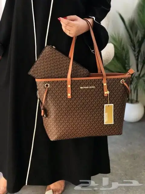 شنط ماركة ميو ميو و ماركة كوتش و ماركة قوتشي وجميع الماركات 33