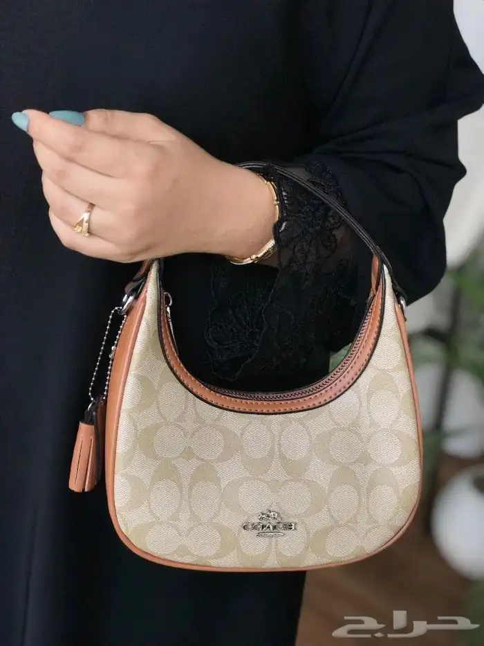 شنط ماركة ميو ميو و ماركة كوتش و ماركة قوتشي وجميع الماركات 27