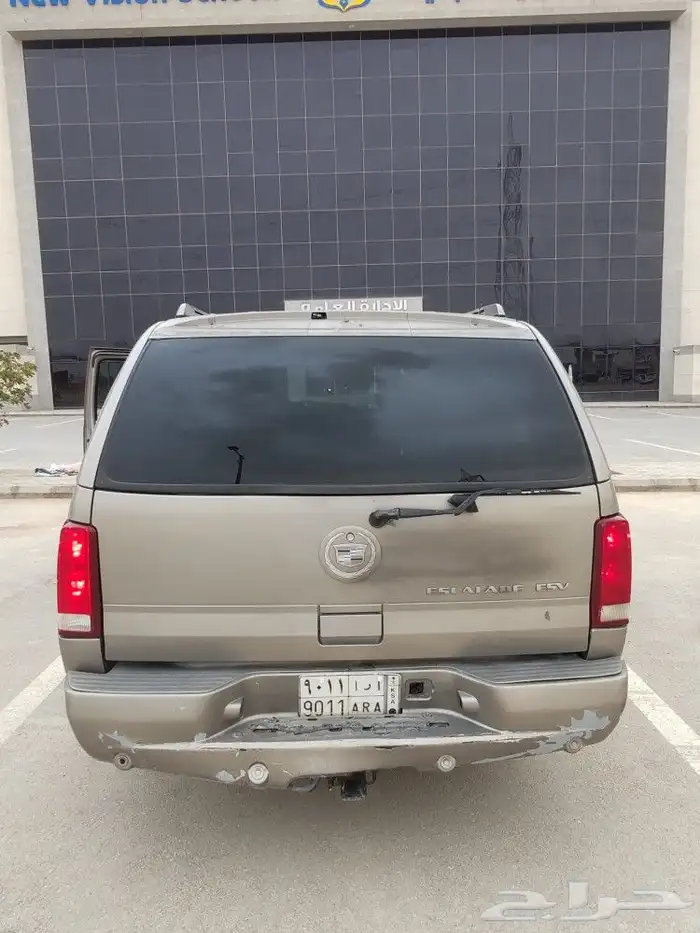 كاديلاك اسكاليد طويل ملكي 2003 ESV 16