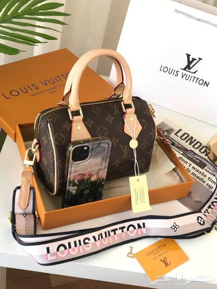 شنط ماركة ميو ميو و ماركة كوتش و ماركة قوتشي وجميع الماركات 35