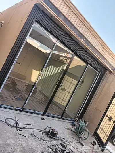 عشب صناعي ديكورات خارجيه ودخليه 0