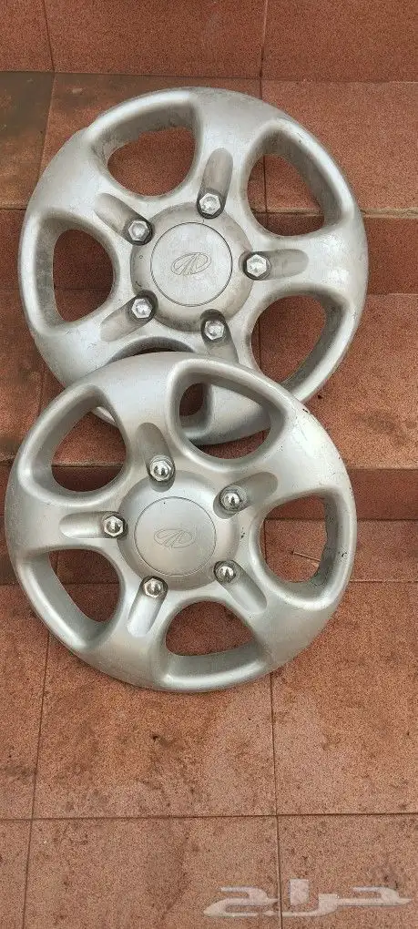 لجميع السيارات طيس وشعارات 30