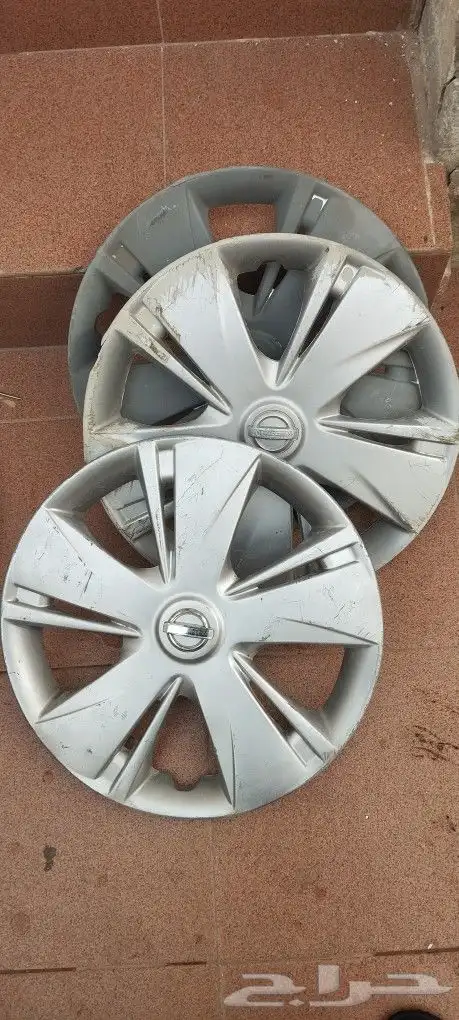 لجميع السيارات طيس وشعارات 17