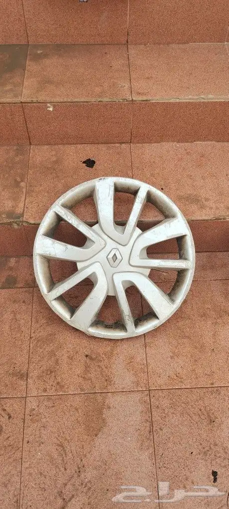 لجميع السيارات طيس وشعارات 31