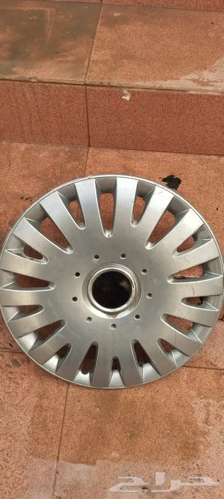 لجميع السيارات طيس وشعارات 38