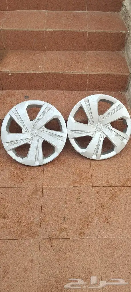 لجميع السيارات طيس وشعارات 21