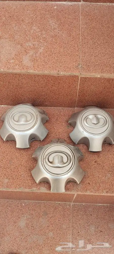 لجميع السيارات طيس وشعارات 5