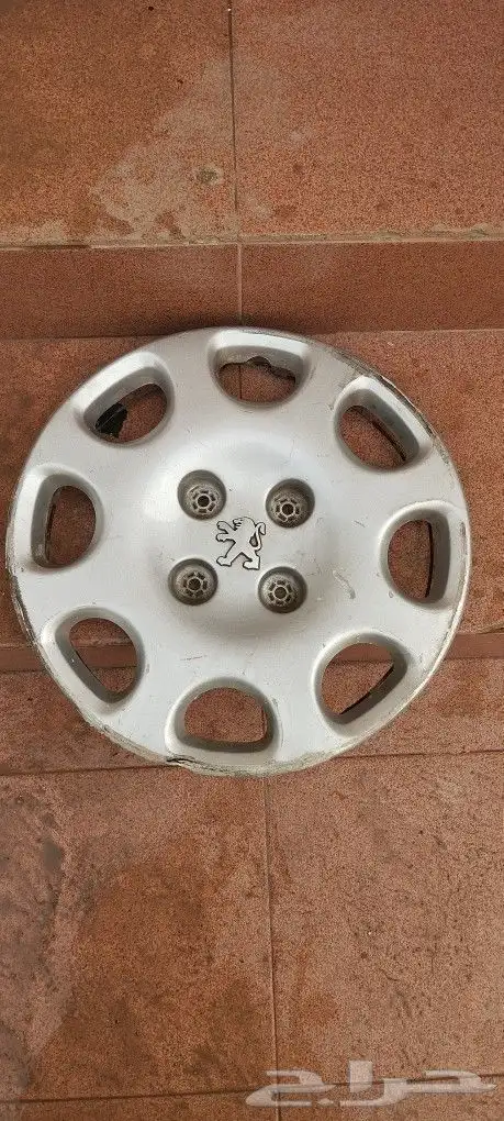 لجميع السيارات طيس وشعارات 39