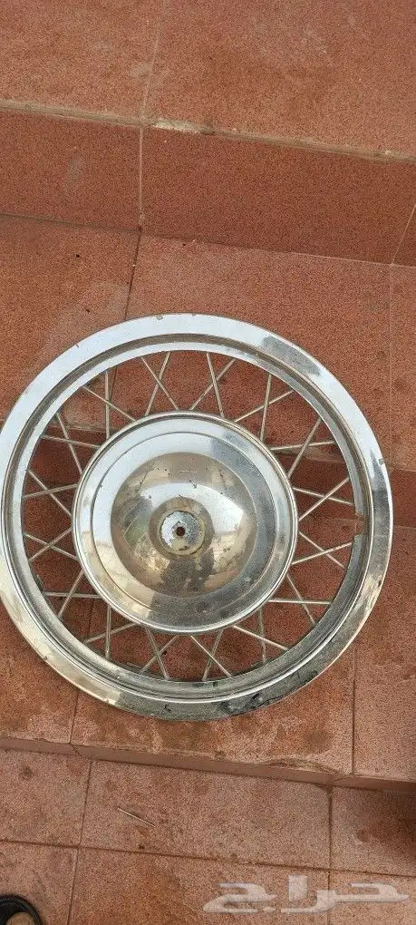 لجميع السيارات طيس وشعارات 15