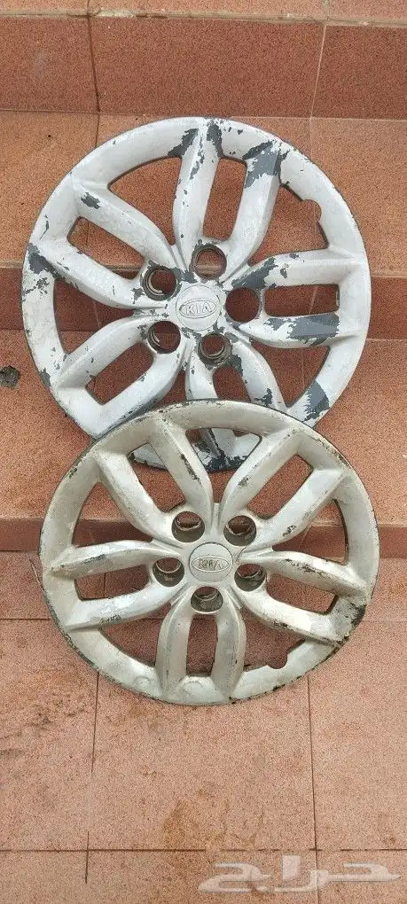 لجميع السيارات طيس وشعارات 23