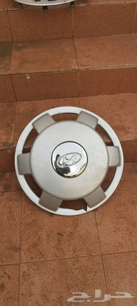 لجميع السيارات طيس وشعارات 33