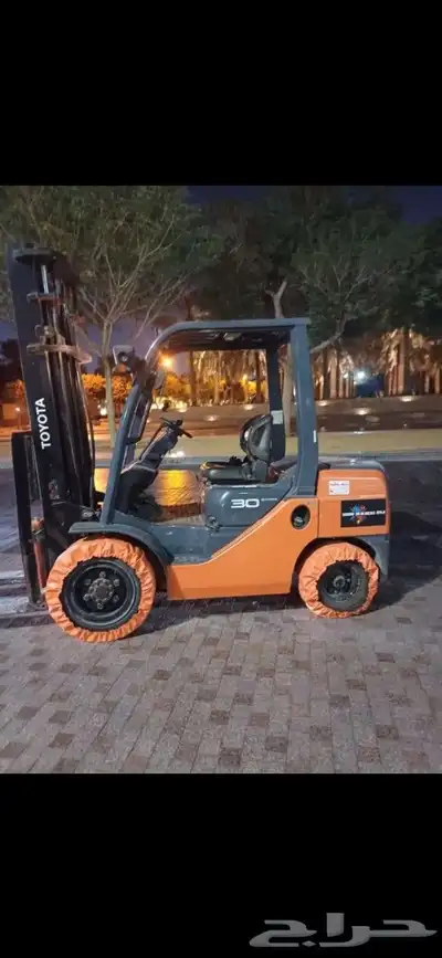 رافعات شوكية للايجار   الشهر و اليومي فركلفت جميع الاحجام 5