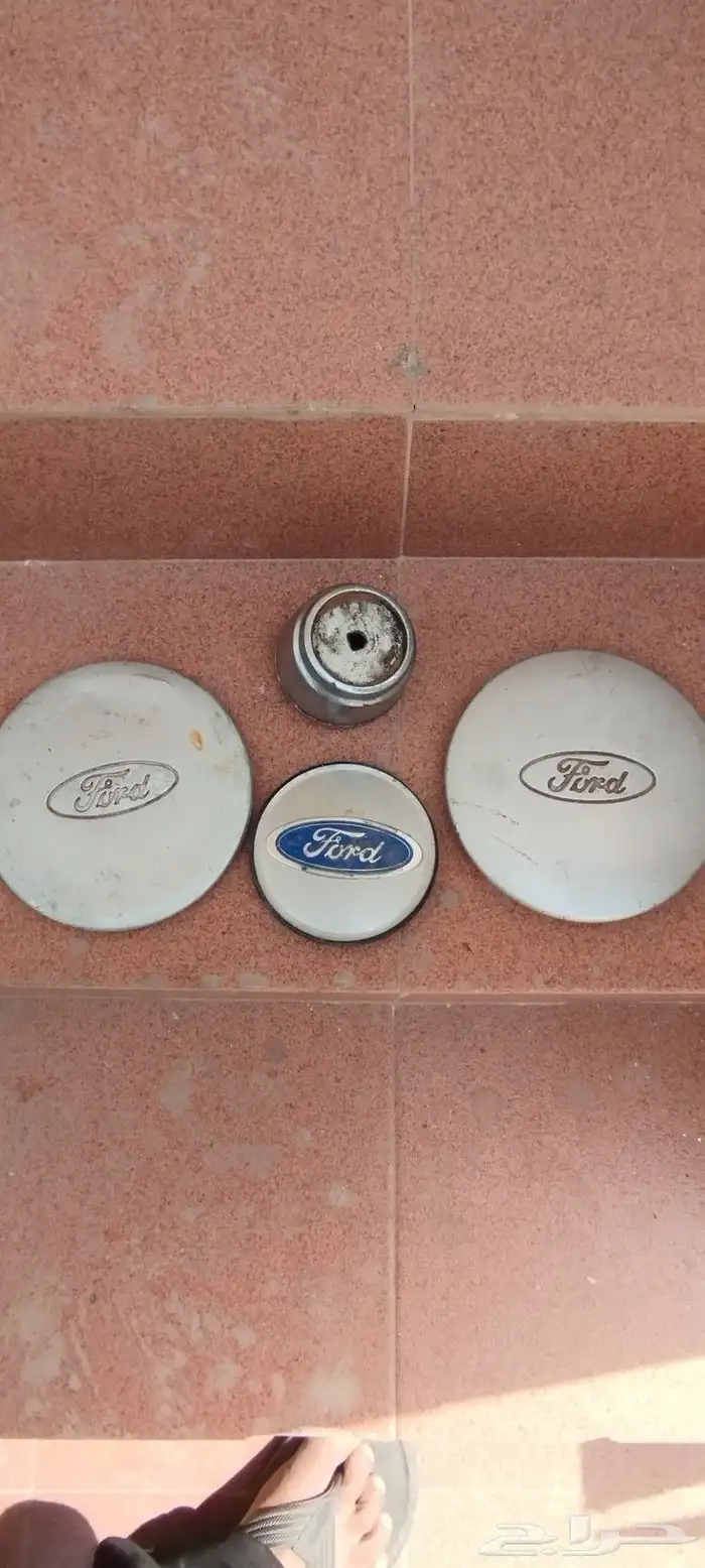 لجميع السيارات طيس وشعارات 8