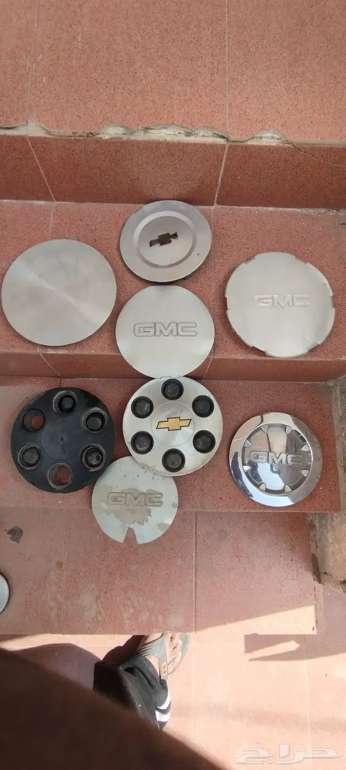 لجميع السيارات طيس وشعارات 7