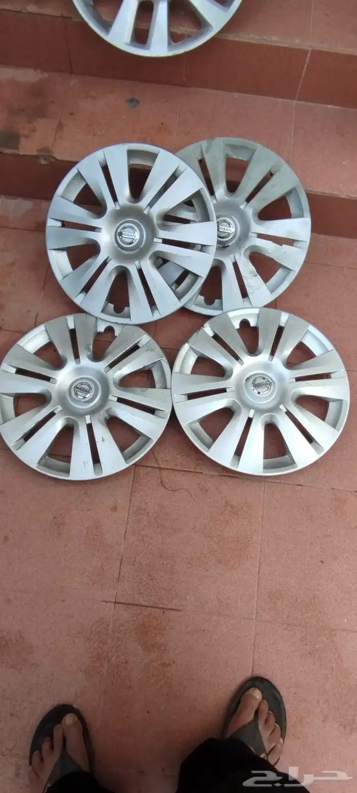 لجميع السيارات طيس وشعارات 20