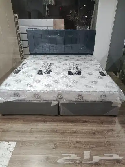 سرير ومرتب ودواليب وغرفة نوم كاملة 6