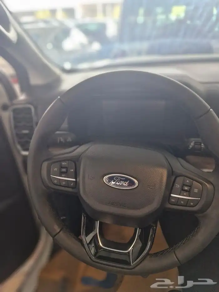فورد ايفريست XLT 2025 17