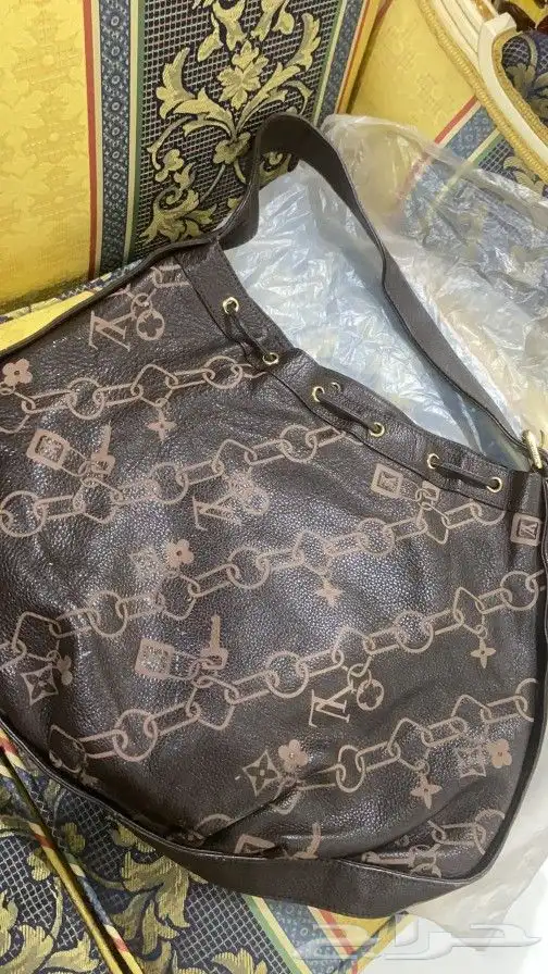 شنطة جيفنشي جديدة 1