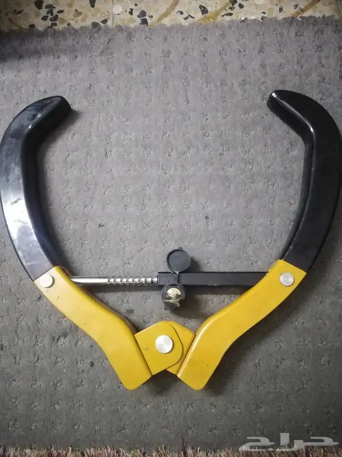 كلبشة سيارة مع مفتاحها 5