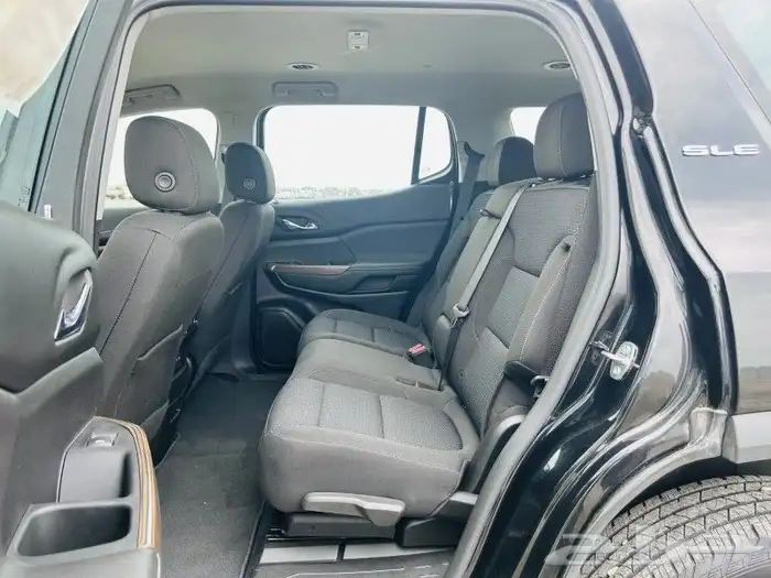 GMC Acadia SLE FWD 7 Passenger 2023 5