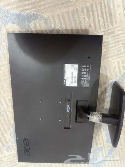 شاشه كمبيوتر شركه acer فيها كسر فوق من جهت اليمين 5