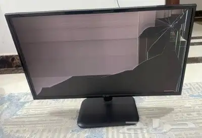 شاشه كمبيوتر شركه acer فيها كسر فوق من جهت اليمين 2
