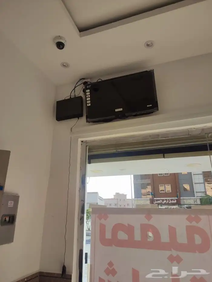 رفوف - مكيفات - طاولات - كاميرات - جهاز كاشير 0