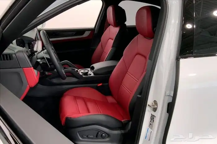 سيارة بورش كايين ابيض Porsche Cayenne AWD SUV موديل 2024 9