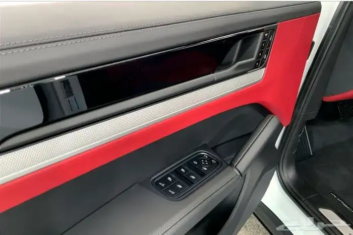 سيارة بورش كايين ابيض Porsche Cayenne AWD SUV موديل 2024 22