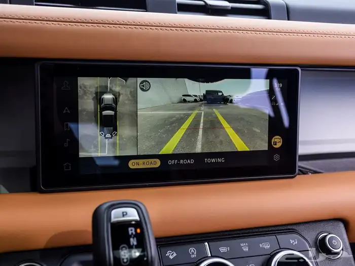 لاند روفر ديفندر Land Rover Defender X-Dynamic SE موديل 2023 18